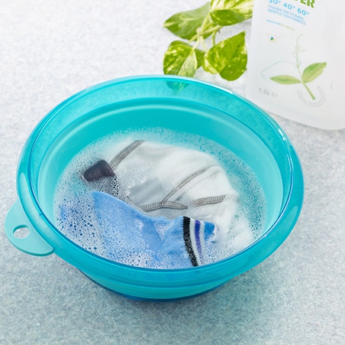 伊勢藤 折りたためる ソフト湯おけ 2.5L ホワイト I-522W 1個(ご注文単位1個)【直送品】