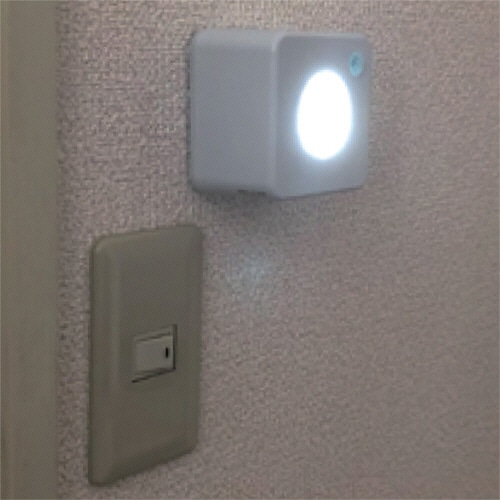 ナカバヤシ リーベックス マルチスタイル LEDミニセンサーライト やさしく光る角タイプ SL102 1個（ご注文単位1個）【直送品】