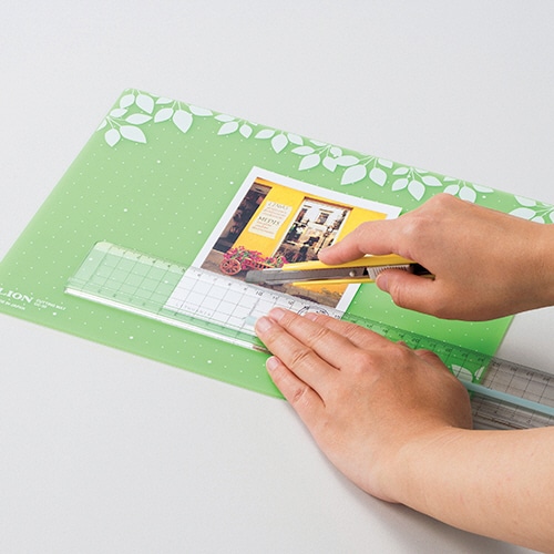 ライオン事務器　カッティングマット　グリーン　CC-30　1枚（ご注文単位1枚）【直送品】