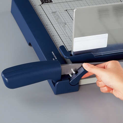 コクヨ ペーパーカッター(押し切り式) A4 DN-G103 1台(ご注文単位1台)【直送品】