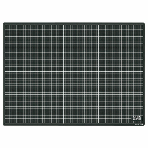 ライオン事務器　カッティングマット　再生PVC製　両面使用　620×450×3mm　黒／黒　CM-6011　1枚（ご注文単位1枚）【直送品】