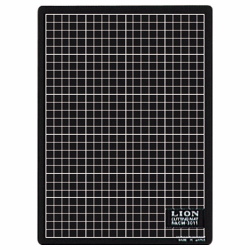 ライオン事務器　カッティングマット　再生PVC製　両面使用　300×220×3mm　黒／黒　CM-3011　1枚（ご注文単位1枚）【直送品】