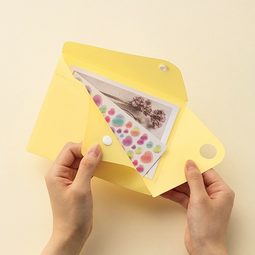 ライオン事務器 PPカラーホルダー PELTO(ペルト) ポストカードサイズ ペールイエロー CF-60P 1枚(ご注文単位1枚)【直送品】