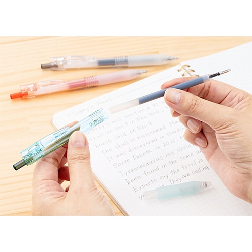 ゼブラ ジェルボールペン バイオチューブ搭載サラサクリップ 0.5mm 黒 (軸色:アースブルー) BI-JJ15-EB 1本(ご注文単位1本)【直送品】