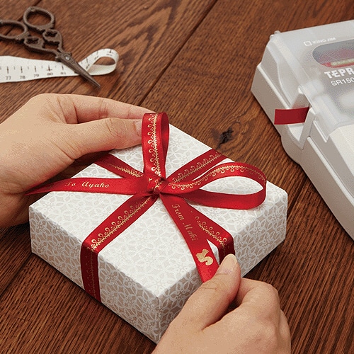 キングジム テプラ PRO テープカートリッジ りぼん 12mm ネイビー/金文字 SFR12NZ 1個(ご注文単位1個)【直送品】