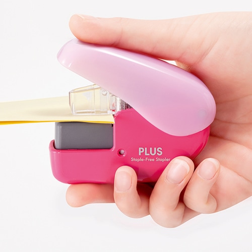 プラス　針なしホッチキス　ペーパークリンチ　ミニ　4枚とじ　ホワイト　SL-104NB　1個（ご注文単位1個）【直送品】