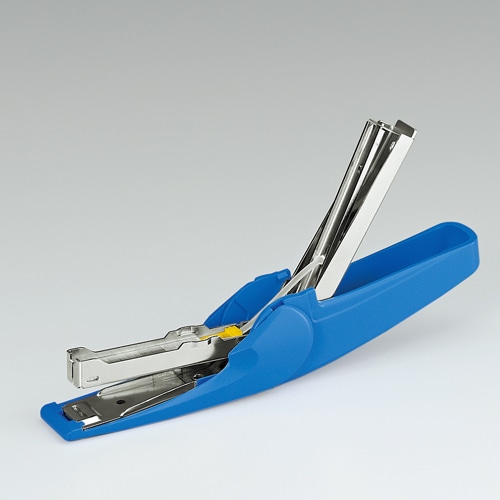 コクヨ　ステープラ　ラッチキス　20枚とじ　ピンク　SL-M72P　1個（ご注文単位1個）【直送品】