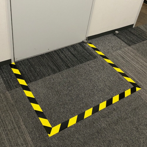 ニトムズ officeラインテープ 50mm×5m トラ(黒/黄) RR0256 1巻(ご注文単位1巻)【直送品】