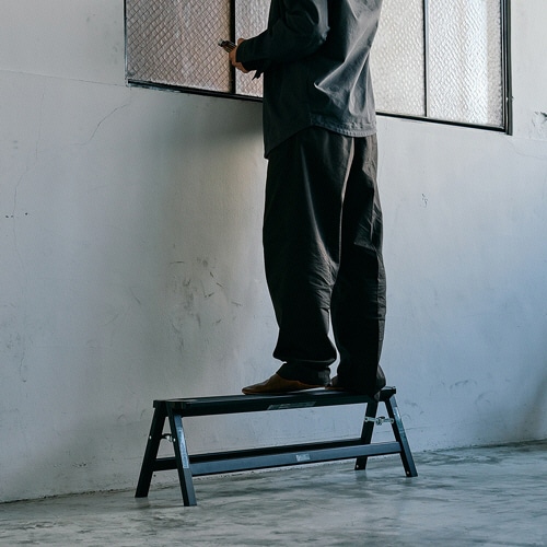 天馬 アルミワイド踏み台 1段 ブラック 1台（ご注文単位1台）【直送品】