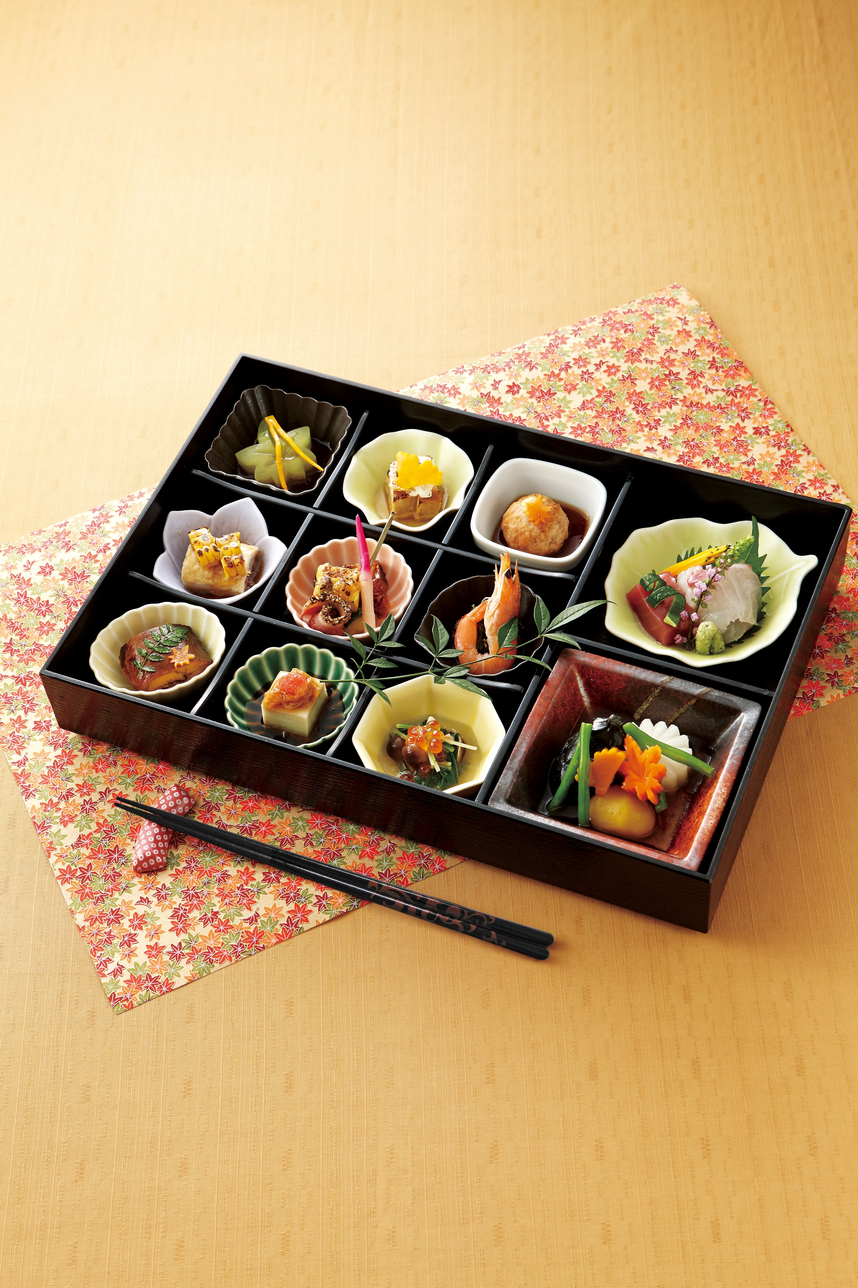 山万 十一仕切り　月セット 1個（ご注文単位1個）【直送品】