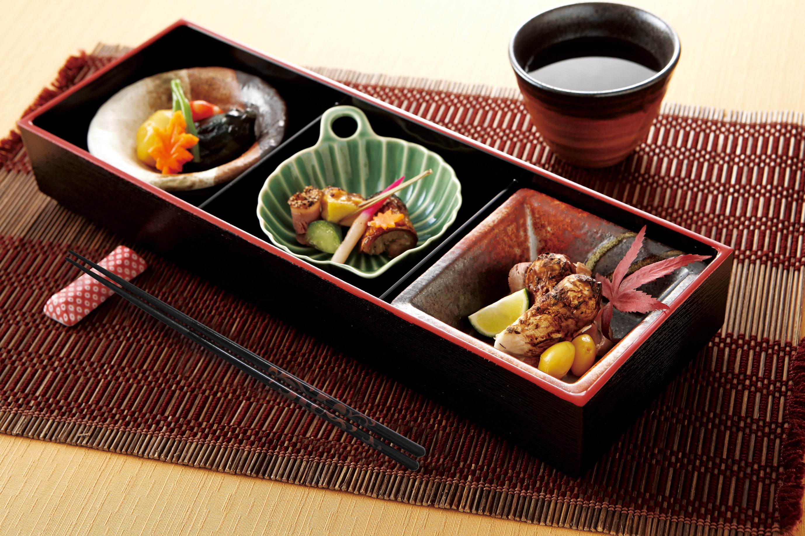 山万 三つ仕切り　月セット 1個（ご注文単位1個）【直送品】