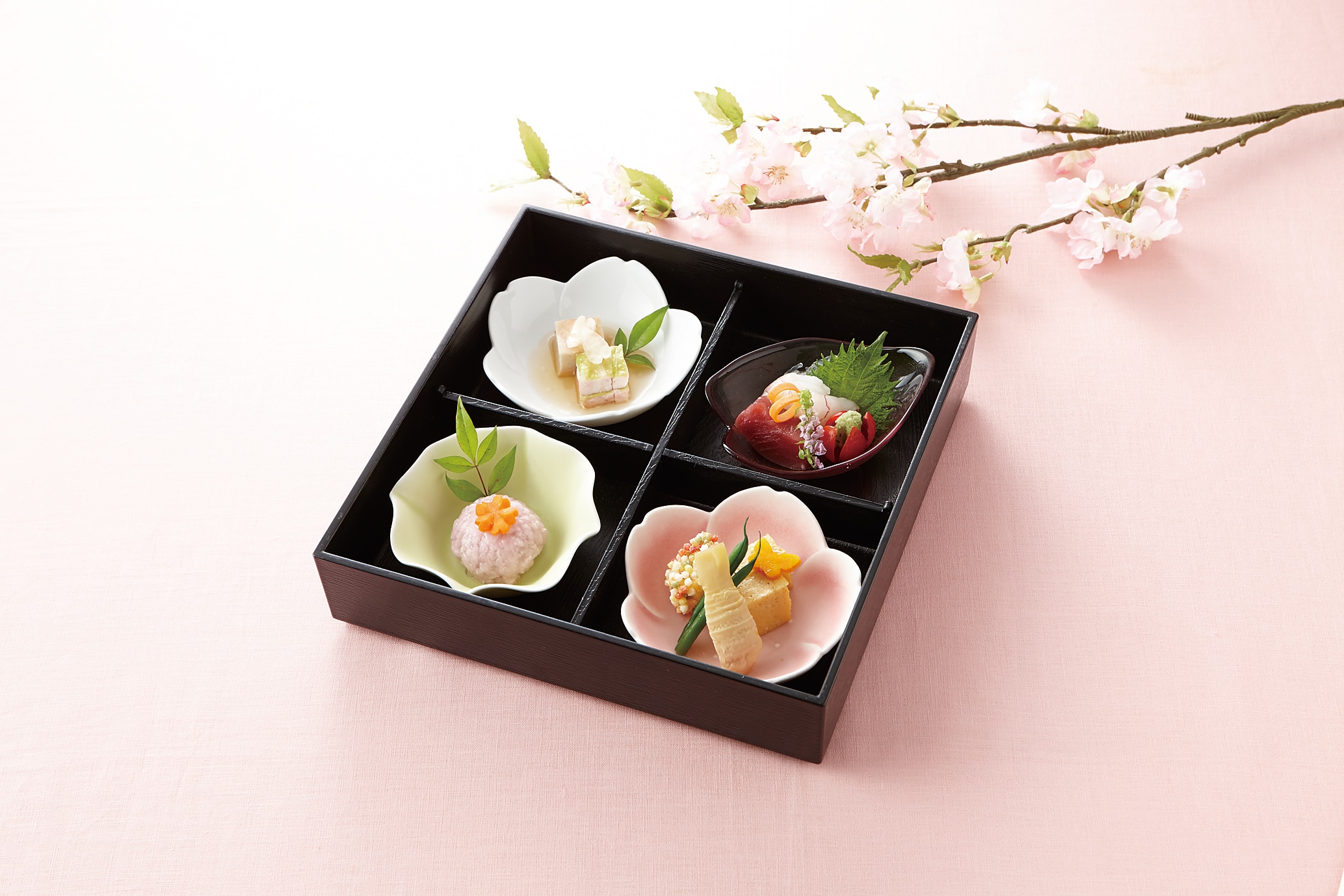 山万 四つ仕切り　花セット 1個（ご注文単位1個）【直送品】