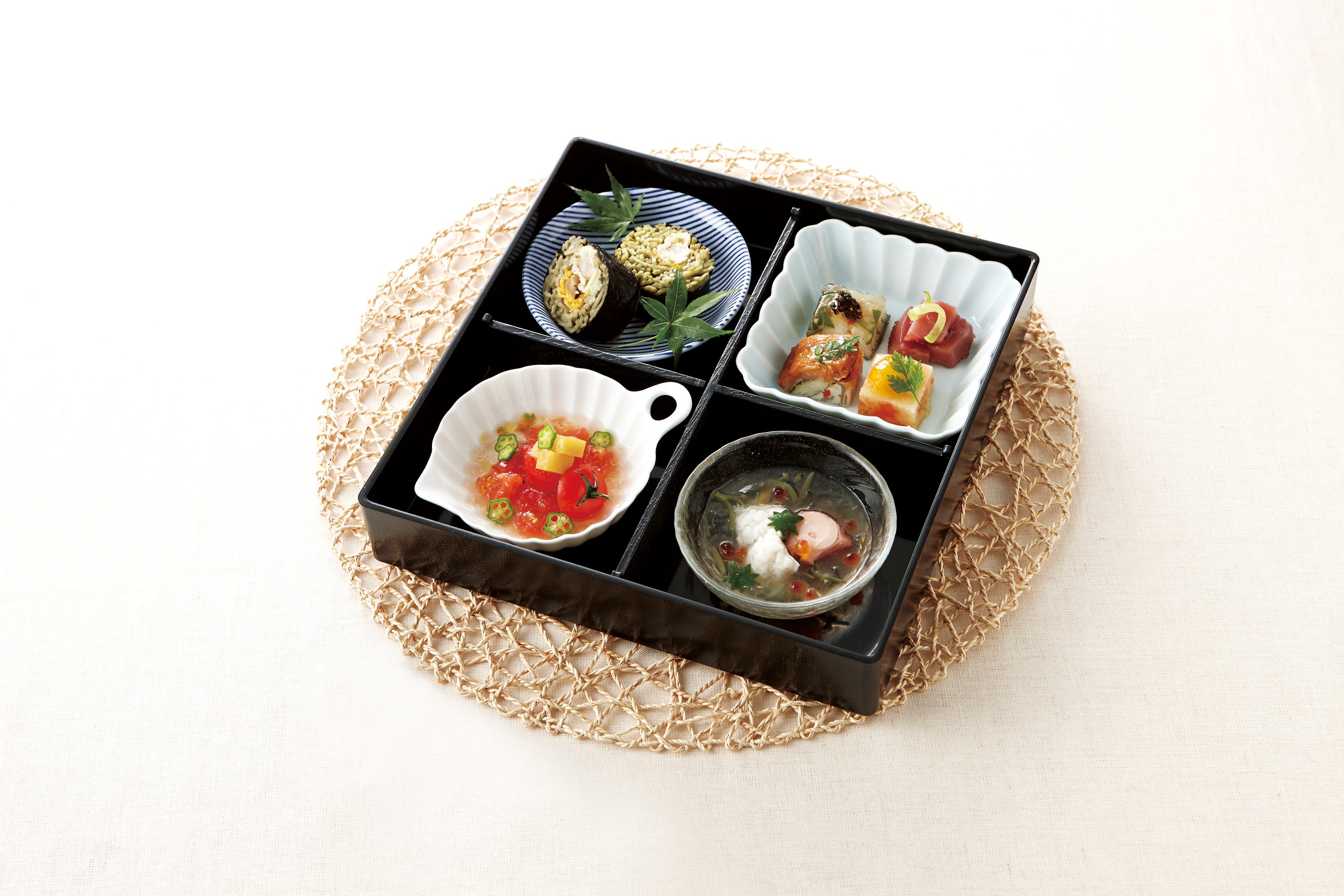 山万 四つ仕切り　風セット 1個（ご注文単位1個）【直送品】