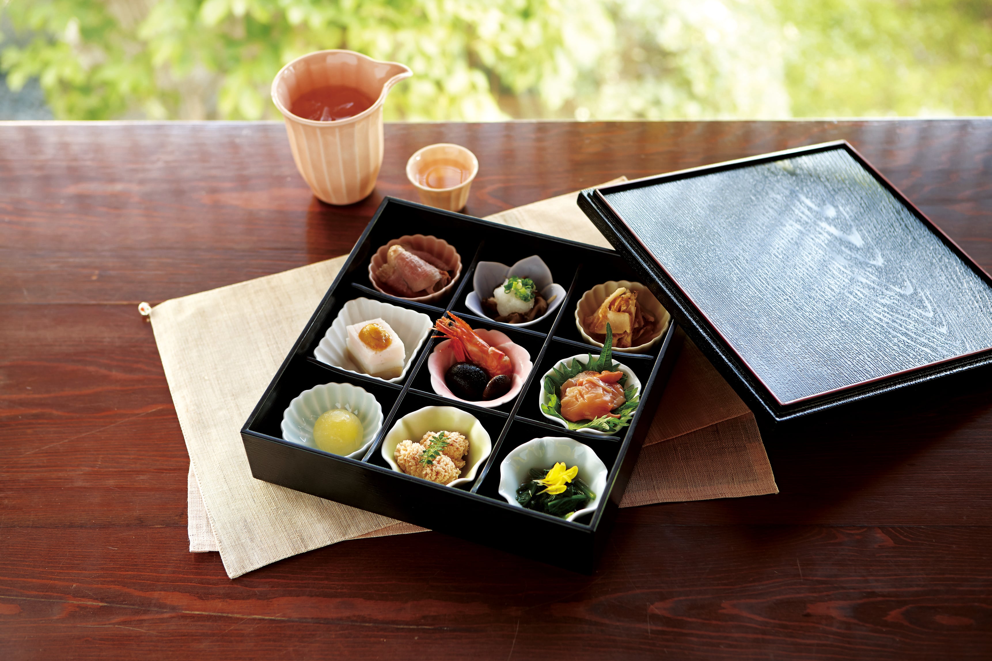 山万 九つ仕切り　花セット 1個（ご注文単位1個）【直送品】