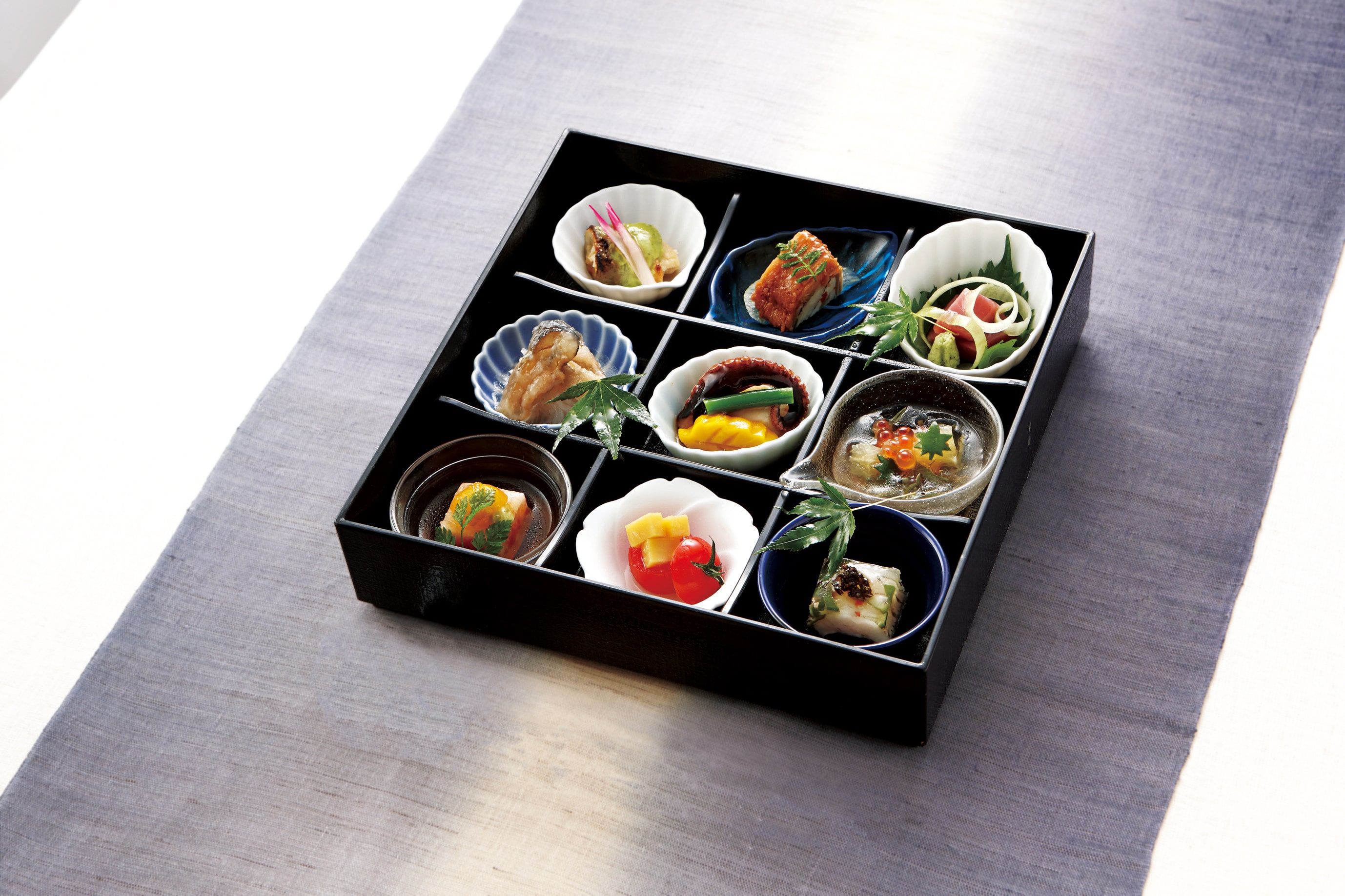 山万 九つ仕切り　風セット 1個（ご注文単位1個）【直送品】