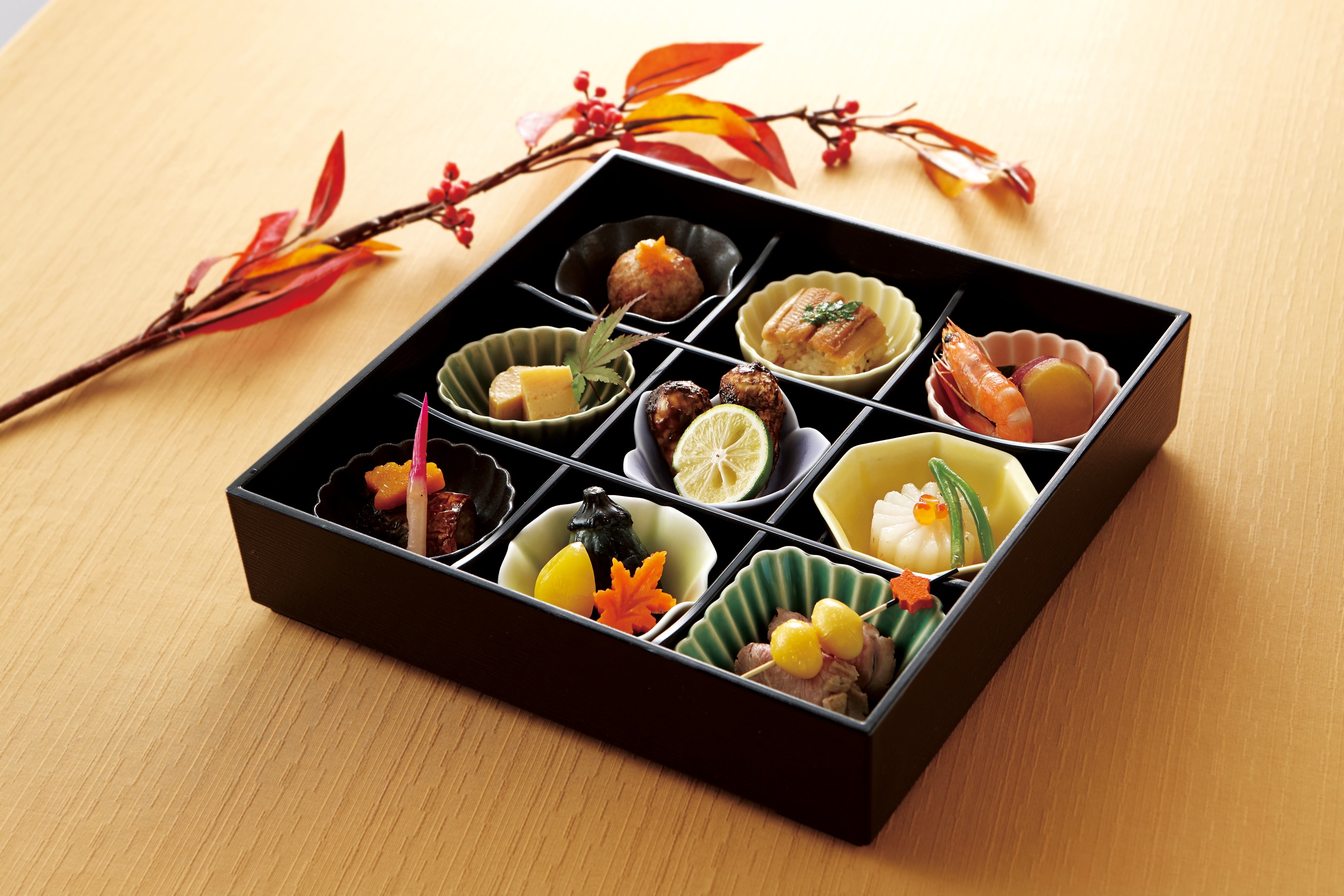 山万 九つ仕切り　月セット 1個（ご注文単位1個）【直送品】