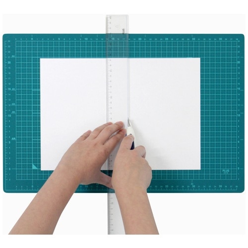 プラス PLUS カッターマット 両面 A3 300×450mm グリーン 48-584 1枚(ご注文単位1枚)【直送品】