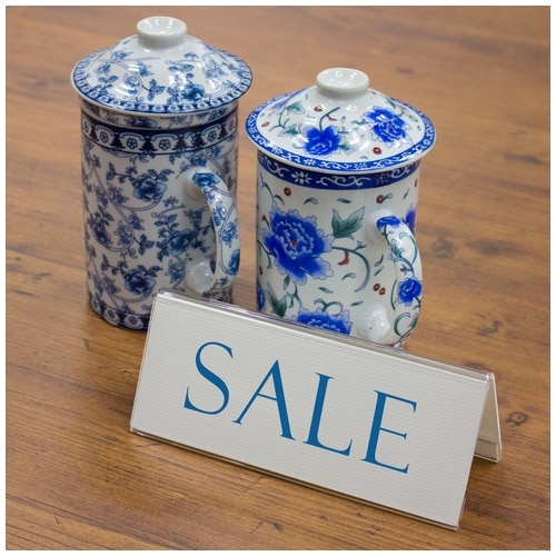 プラス PLUS カード立て アクリル V型 W150×D56×H64mm CT-104V 62-215 1個(ご注文単位1個)【直送品】