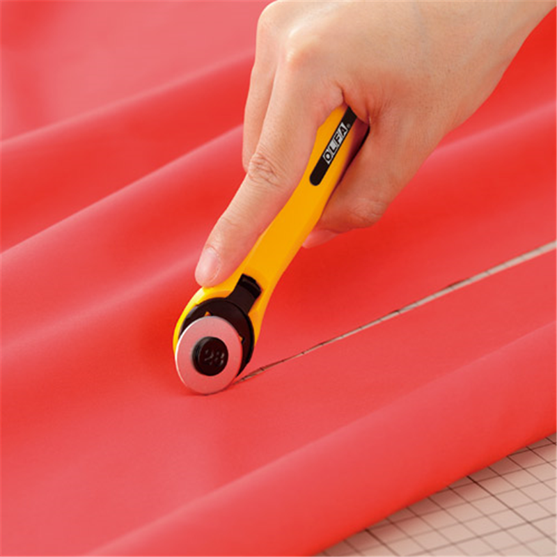 オルファ ロータリーカッター28 233B 1個(ご注文単位1個)【直送品】