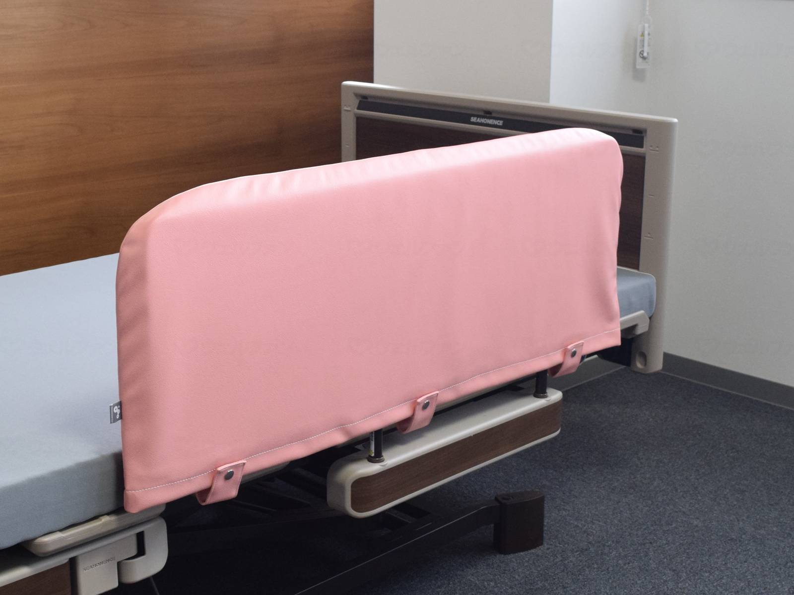 ウェルファン サイドレールクッションカバー（片面） ピンク M 1個（ご注文単位1個）【直送品】