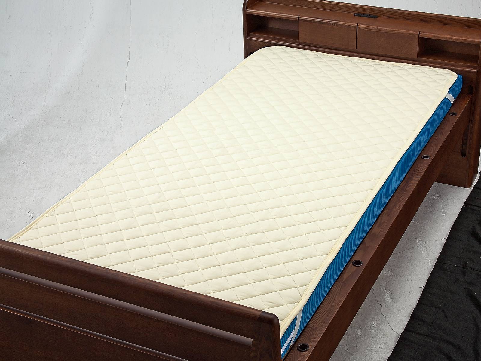 ウェルファン 洗えるベッドパット（綿ポリ） ベージュ Wレギュラー 1個（ご注文単位1個）【直送品】