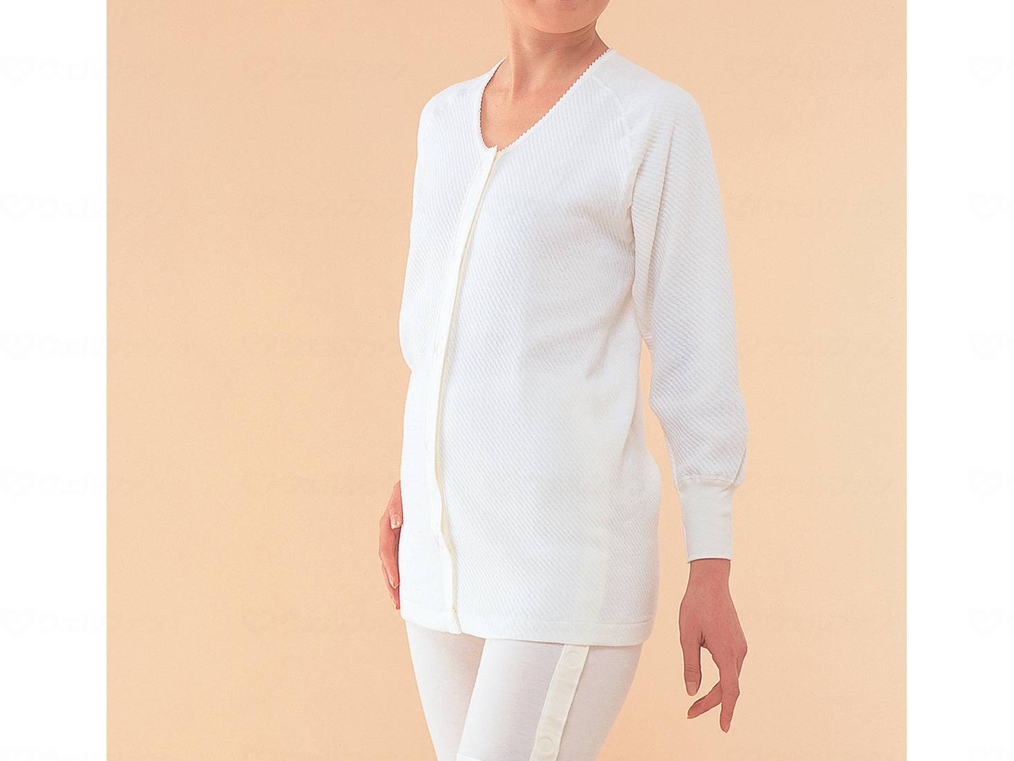 ウェルファン キルト前開き長袖(ラグラン袖) 婦人用/オフホワイト/L 1個（ご注文単位1個）【直送品】