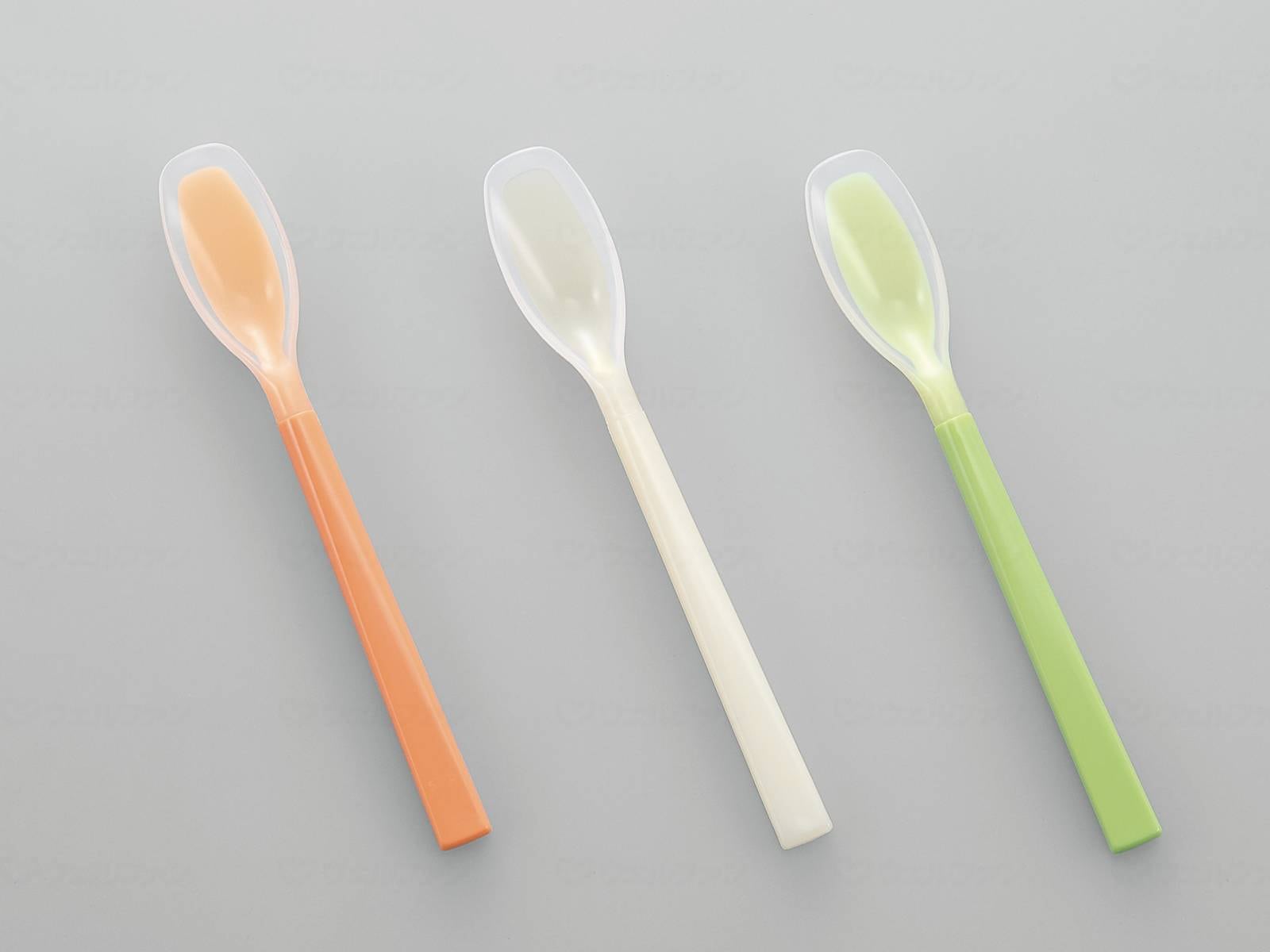 ウェルファン ソフトゴムスプーン 深平型/白 1個（ご注文単位1個）【直送品】