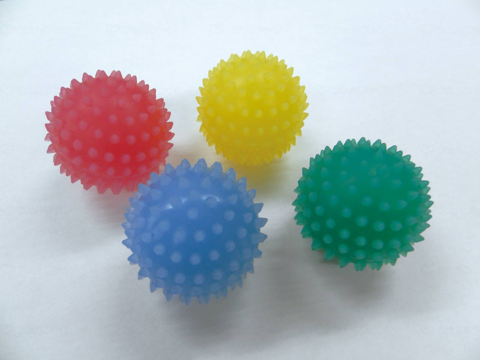 ウェルファン ラブラックス　爪もみボール ピンク・イエロー 1個（ご注文単位1個）【直送品】