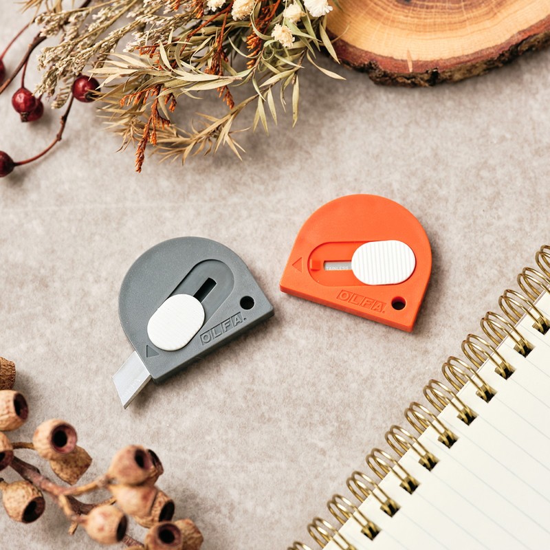 オルファ 9600383 限定品 タッチナイフR 32コ吊り下げ台紙 244ST 1個(ご注文単位1個)【直送品】