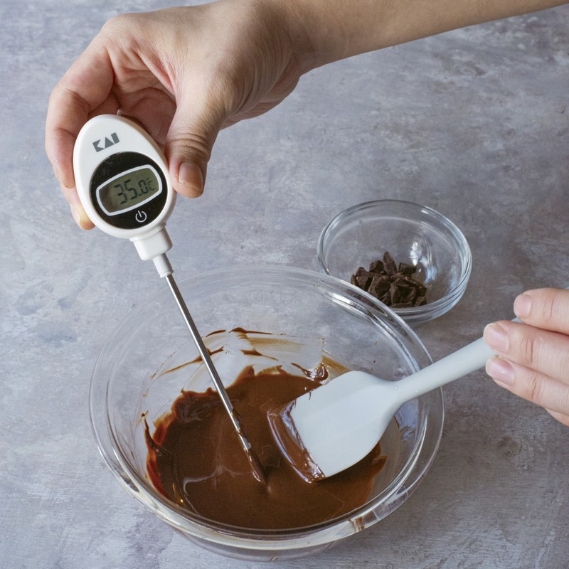 貝印 2041247 KK 温度が見やすいデジタル表示の温度計 DH8133 1個(ご注文単位1個)【直送品】