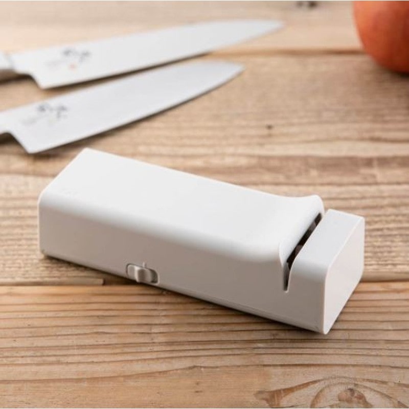 貝印 2040463 コンパクト電動シャープナー #000AP0543 1個(ご注文単位1個)【直送品】