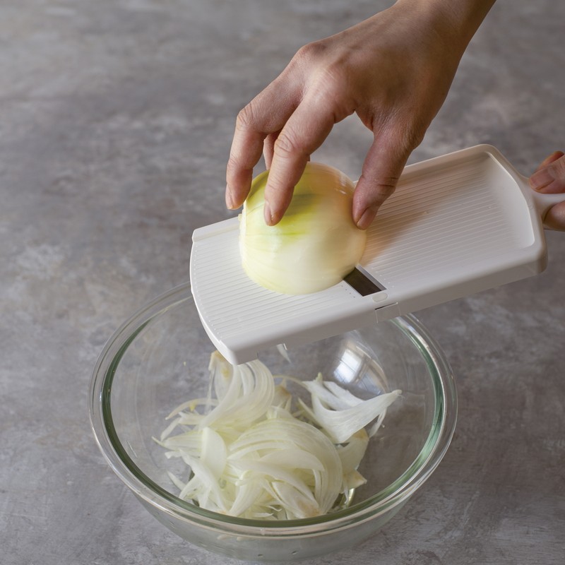 貝印 2041136 KK チタンスライサー指ガード付き DH8022 1個(ご注文単位1個)【直送品】