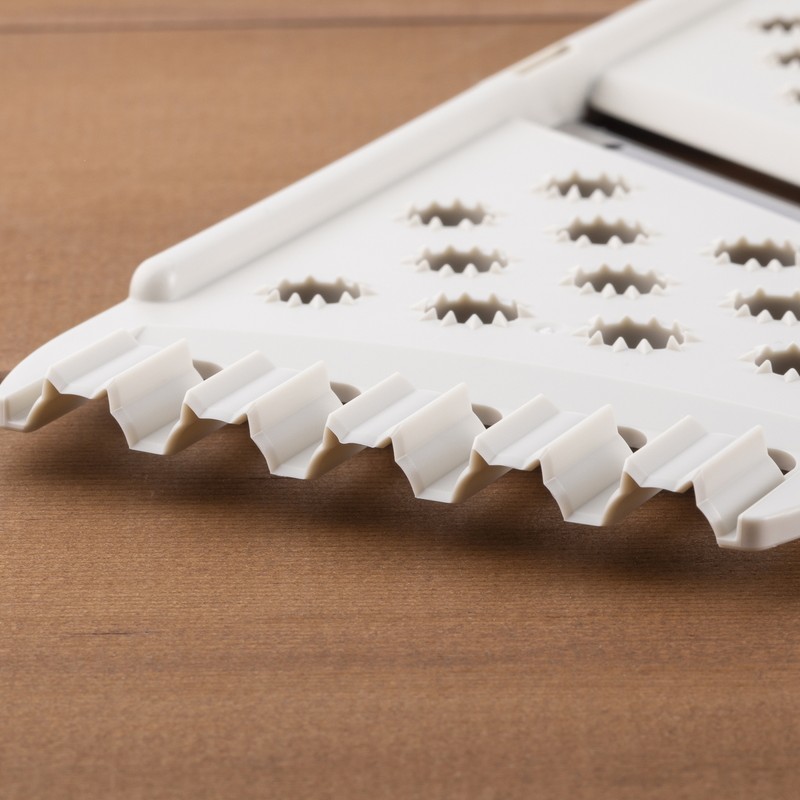 貝印 2040987 Nyammy ねこスライサーウォームグレー #DH2735 1個(ご注文単位1個)【直送品】