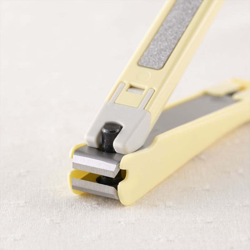 貝印 2040727 ツメキリSプーさん #000KK1490 1個(ご注文単位1個)【直送品】