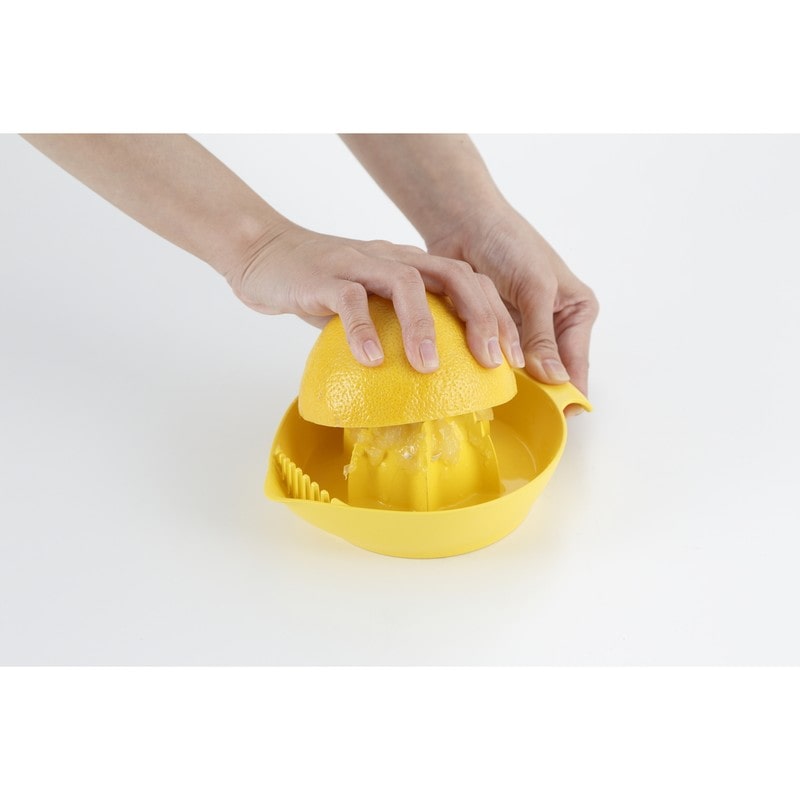 貝印 2041307 軽い力でしっかりしぼれるGRプフルーツジューサー DH8194 1個(ご注文単位1個)【直送品】