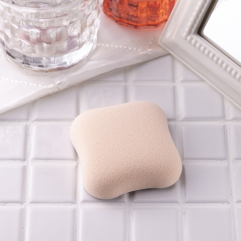 貝印 2041026 ファンデーションが染みこみにくいパフ #KQ3248 1個（ご注文単位1個）【直送品】