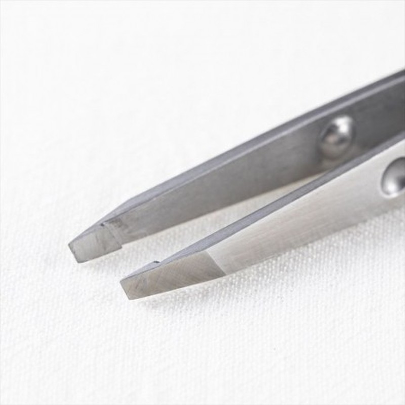 貝印 204889 がっちりキャッチ毛抜きシルバー #000KQ3215 1個（ご注文単位1個）【直送品】