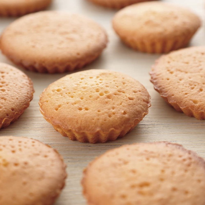 貝印 2040425 紙製カップケーキ型 菊 20枚入 #000DL6412 1個（ご注文単位1個）【直送品】