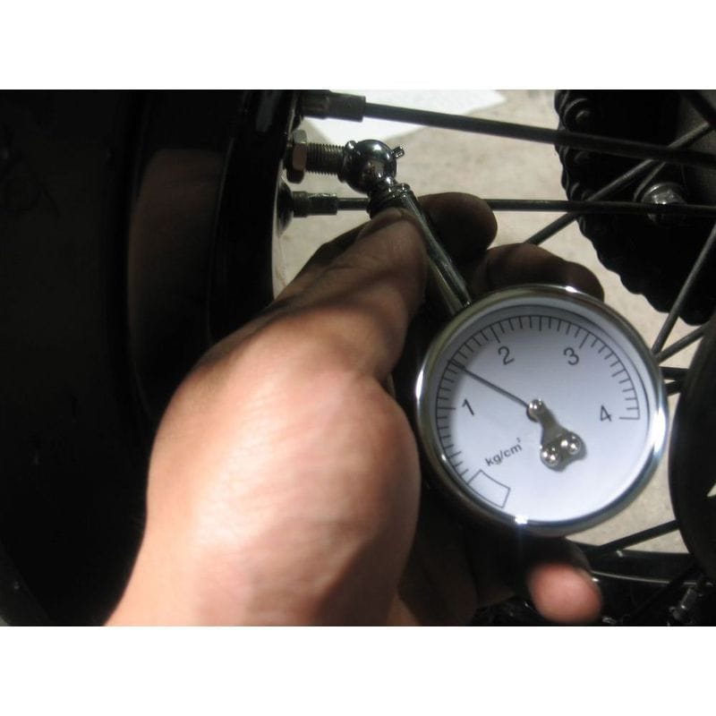 ワールドツール アストロプロダクツ AP タイヤゲージ メタルタイプ 2001000007288(ご注文単位1個)【直送品】