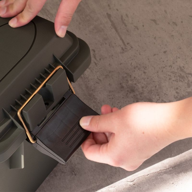 ワールドツール アストロプロダクツ AP プラスチックボックス 8L オリーブドラブ PB900 2003000009002(ご注文単位1個)【直送品】