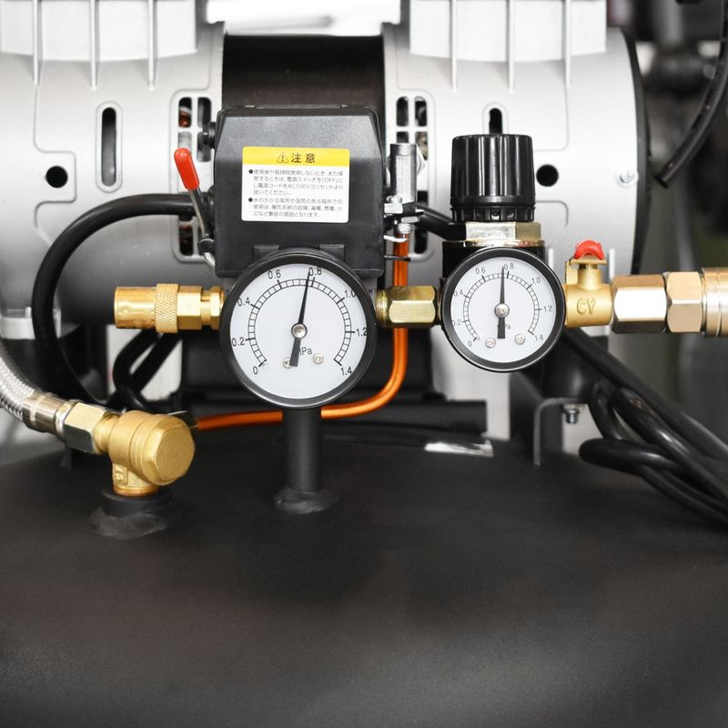 ワールドツール アストロプロダクツ AP 縦型 サイレントエアコンプレッサー 38L VSC033 2004000010333(ご注文単位1パック)【直送品】