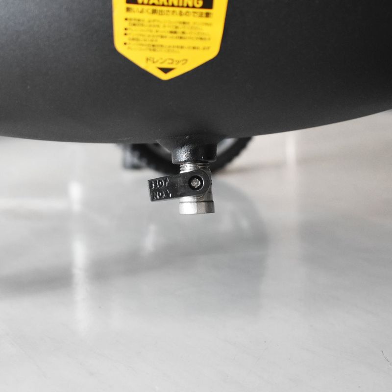 ワールドツール アストロプロダクツ AP 縦型 サイレントエアコンプレッサー 38L VSC033 2004000010333(ご注文単位1パック)【直送品】