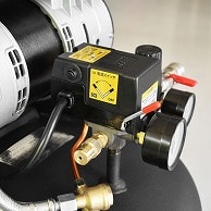 ワールドツール AP 縦型 サイレントエアコンプレッサー 30L VSC034（ご注文単位1個）【直送品】