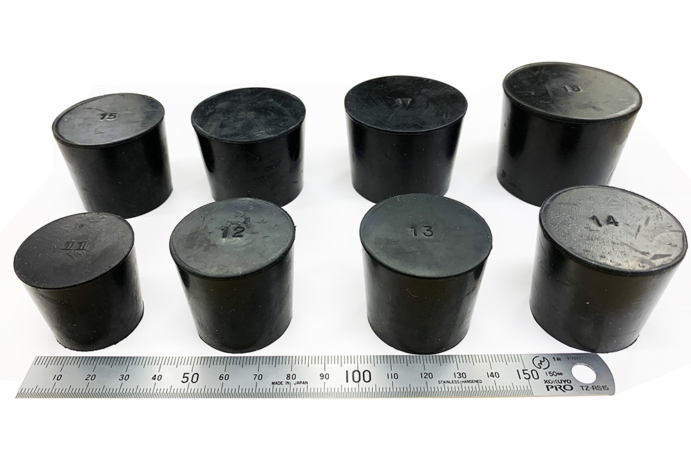 コクゴ 天然ゴム栓 黒 No11 35mm×29mm×30.5Hmm 1個 (ご注文単位1個)【直送品】