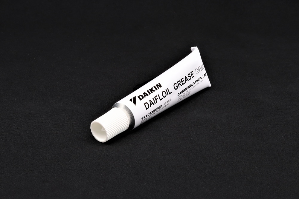 ダイキン工業 ダイフロイルグリース(潤滑・離型) 50gチューブ入 1本 (ご注文単位1本)【直送品】