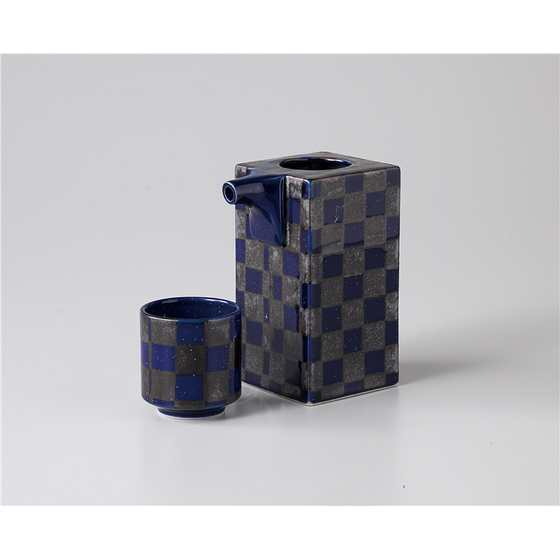 古林陶器 酒器 ルリ市松 角冷酒器 1127120160 1個（ご注文単位1個）【直送品】