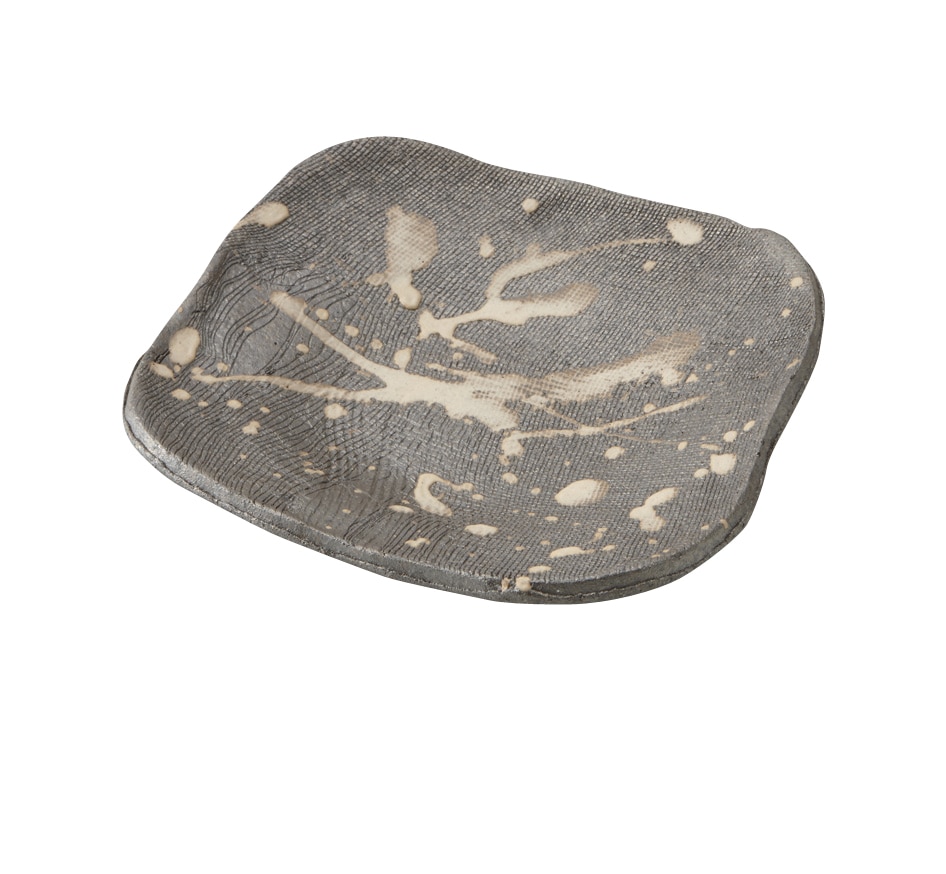 丸モ高木陶器 聲望黒窯変白散し17cm角皿 4A113-01 1個（ご注文単位1個）【直送品】