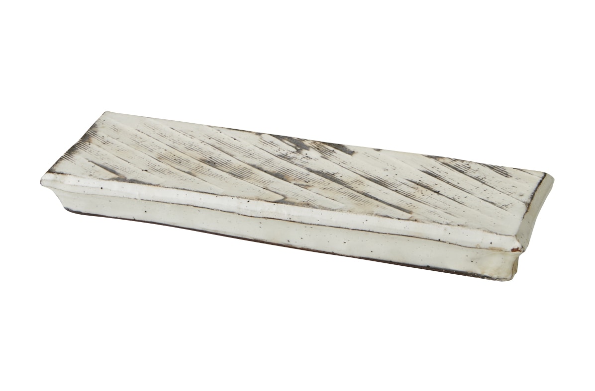 丸モ高木陶器 白月櫛目付出高台皿 4A134-24 1個（ご注文単位1個）【直送品】