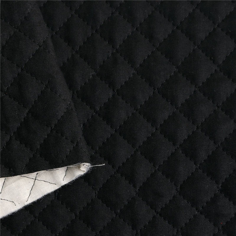 コスモテキスタイル キルティング生地 無地 巾85cm×7m切売カット 黒 AQ10000-300-7M 1枚（ご注文単位1枚）【直送品】