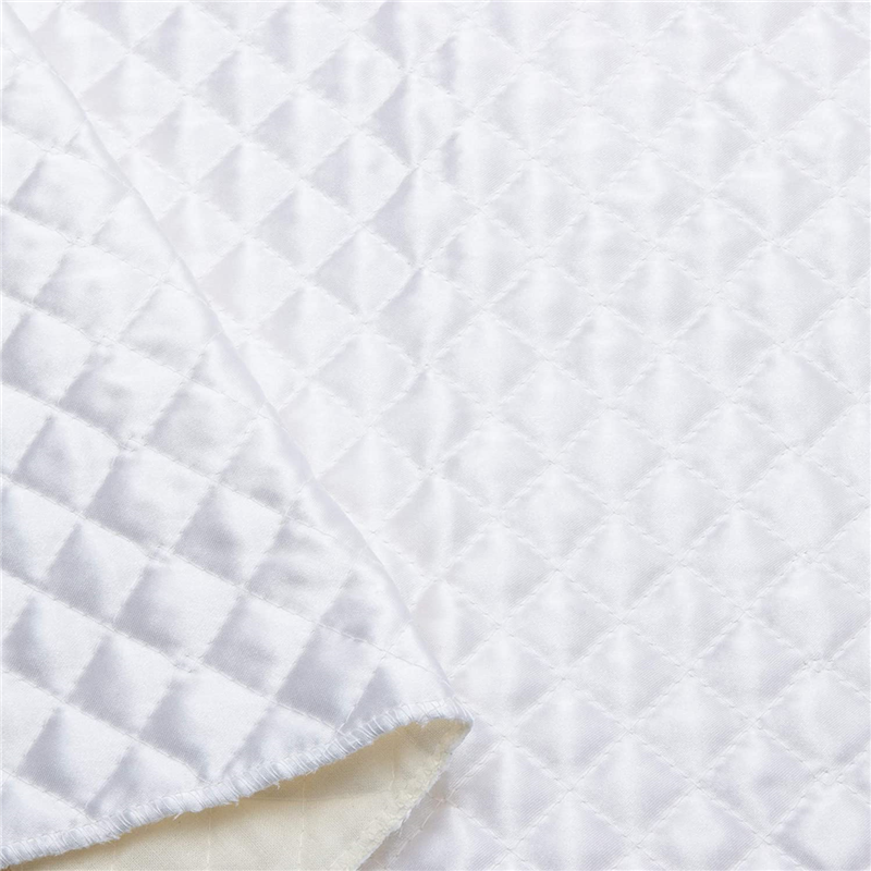 コスモテキスタイル サテンキルティング生地 巾110cm×6m切売カット 白 AQ1500-KW-6M 1枚（ご注文単位1枚）【直送品】